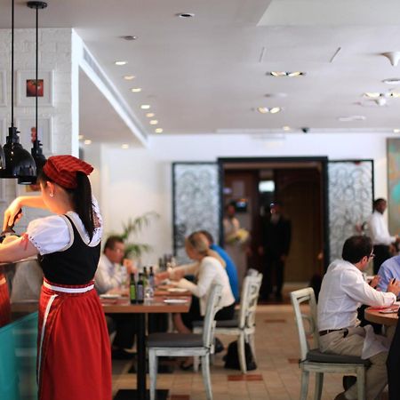 Social Hotel Дубай Ресторант снимка