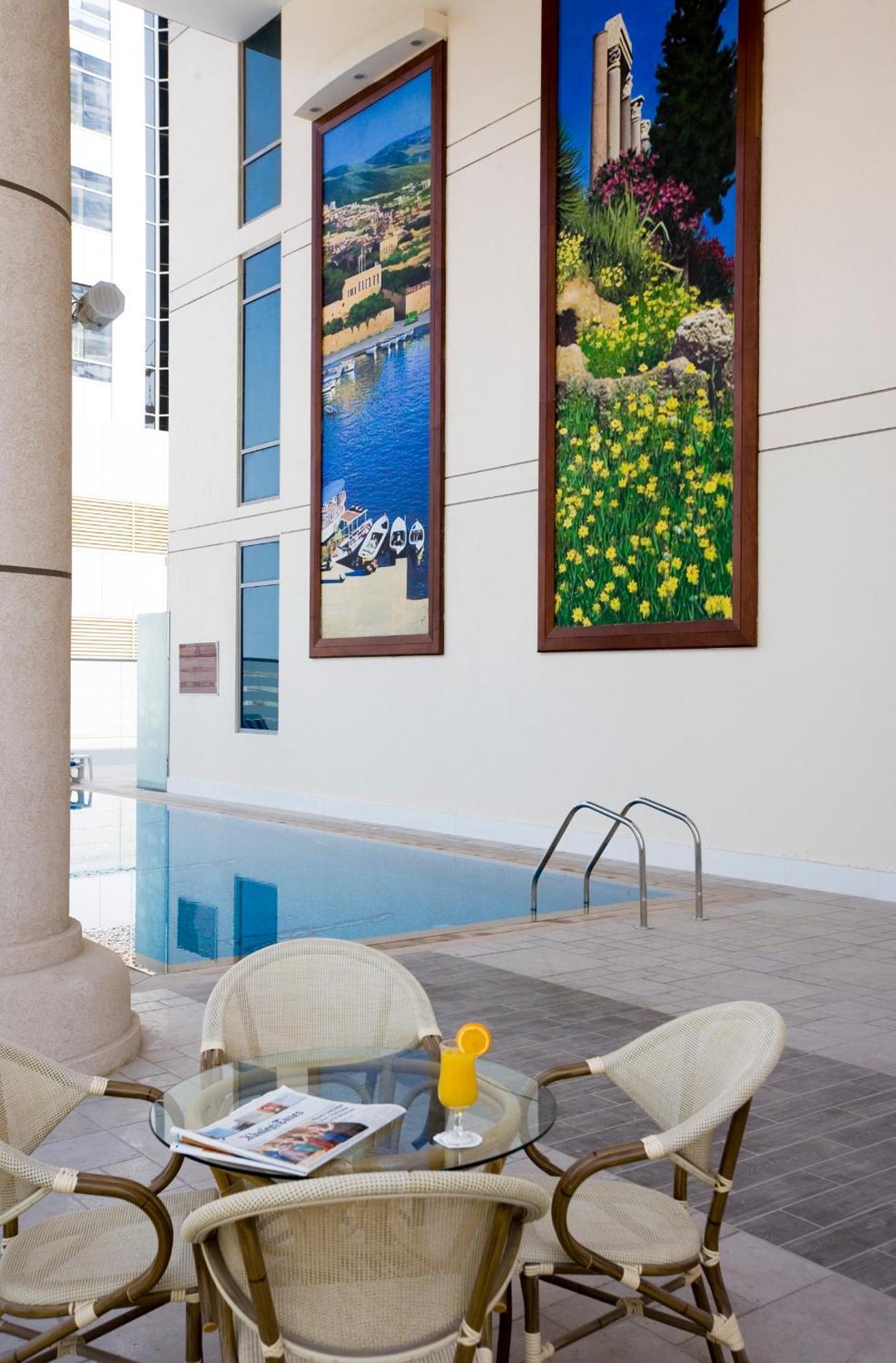 Social Hotel Дубай Екстериор снимка
