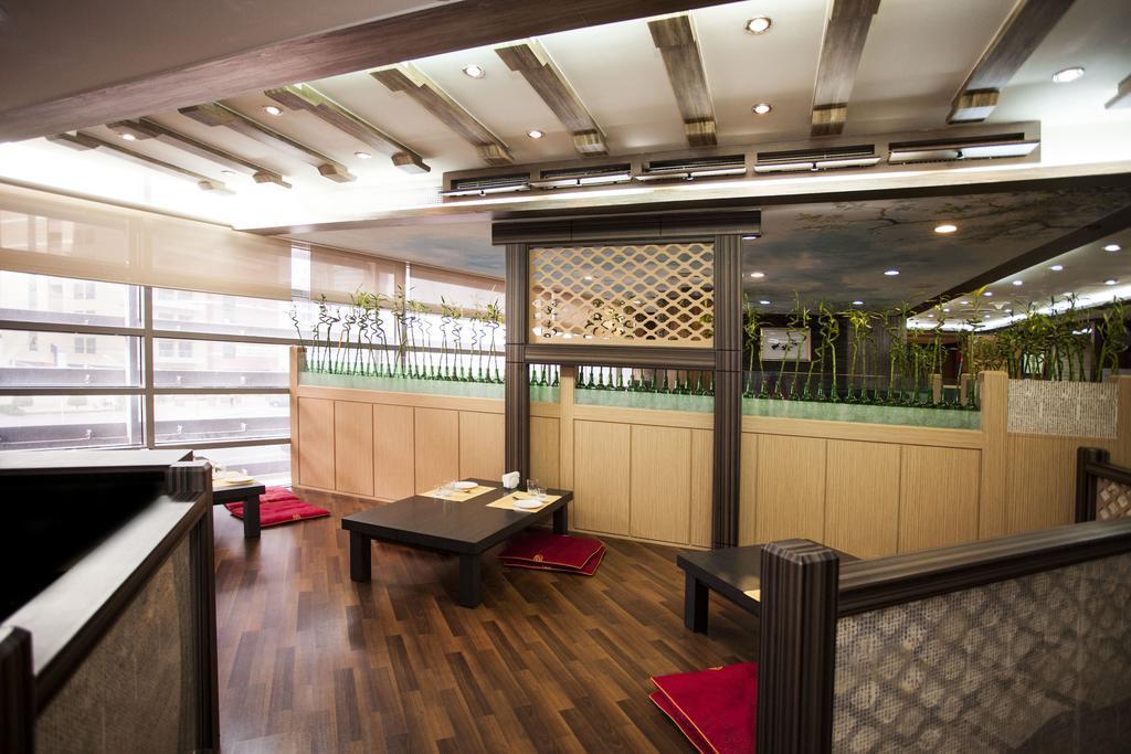 Social Hotel Дубай Екстериор снимка