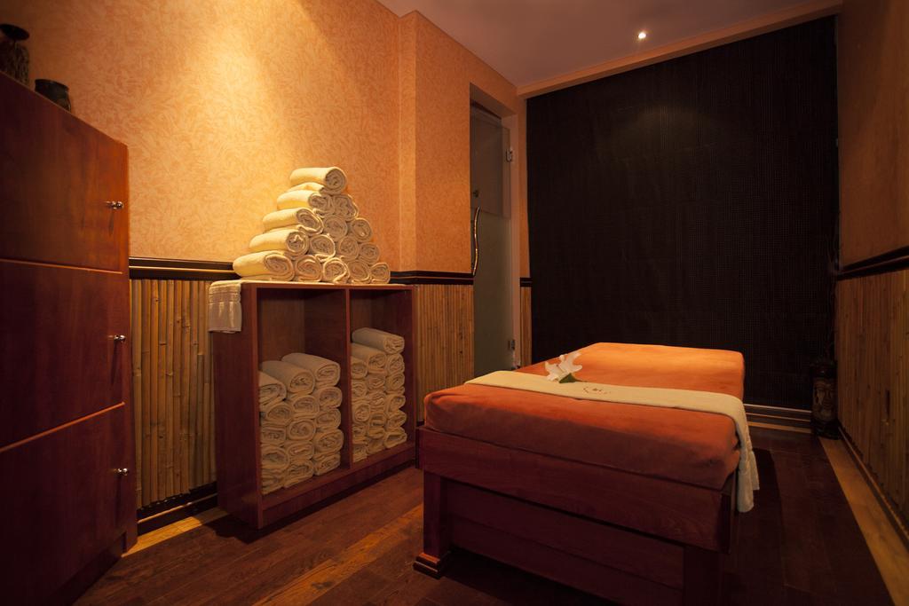 Social Hotel Дубай Екстериор снимка