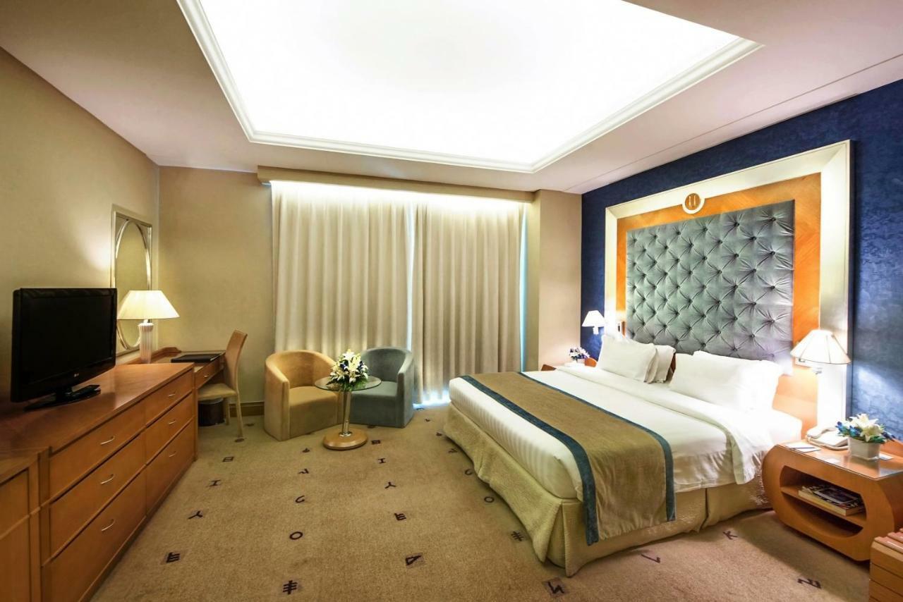 Social Hotel Дубай Екстериор снимка