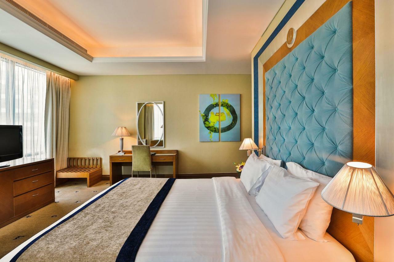 Social Hotel Дубай Екстериор снимка