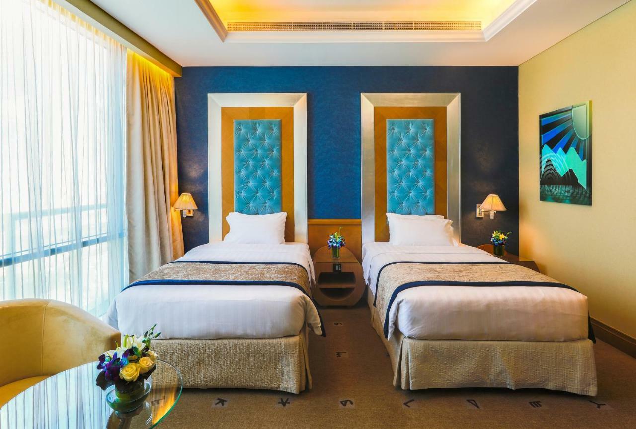 Social Hotel Дубай Екстериор снимка