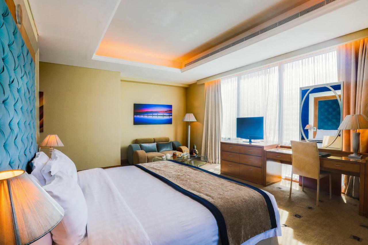 Social Hotel Дубай Екстериор снимка