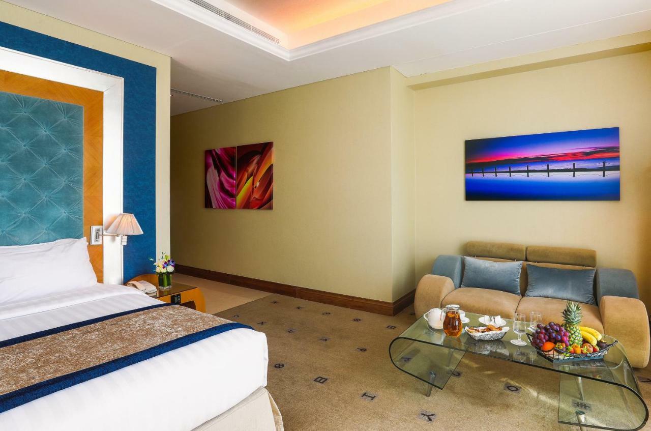 Social Hotel Дубай Екстериор снимка
